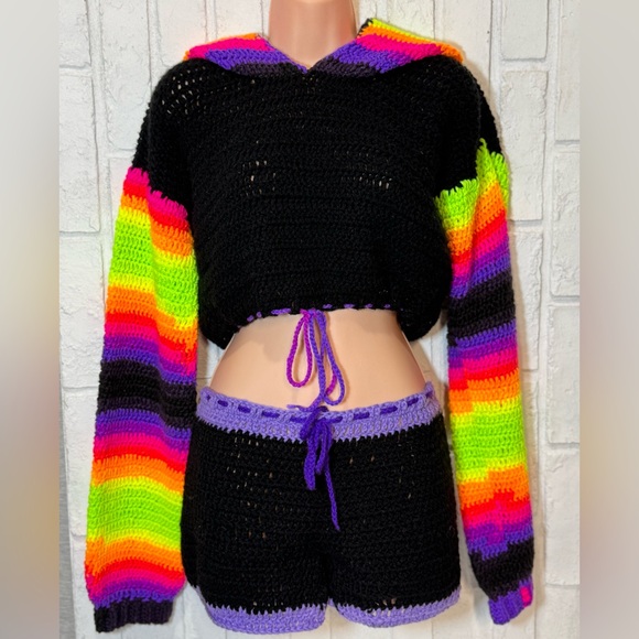 Multi color Balloon sleeve crop hoodie - Picture 3 of 5